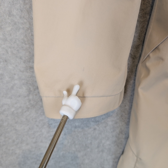 Lululemon Definitely Raining Jacket Women's 8 Cashew Beige Stretch Glyde W4H12S - Picture 9 of 15